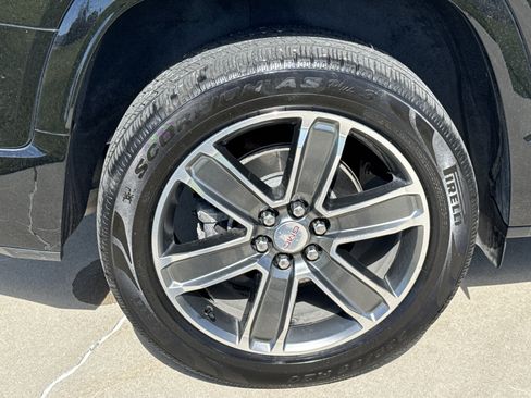 Used 2019 GMC Acadia Denali w/ Technology Package AWD/4WD image 12