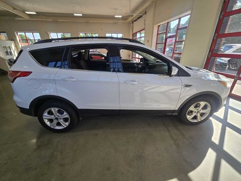 Used 2016 Ford Escape SE w/ Equipment Group 201A AWD/4WD image 7