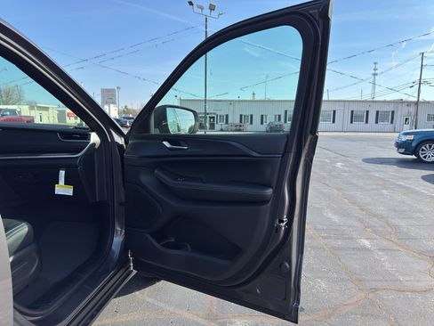 New 2026 Jeep Grand Cherokee Laredo X image 14