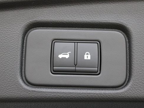 Used 2026 Nissan Pathfinder SV FWD image 30