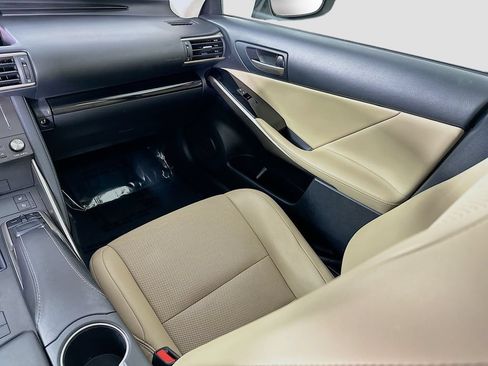 Used 2019 Lexus IS 300 AWD image 26
