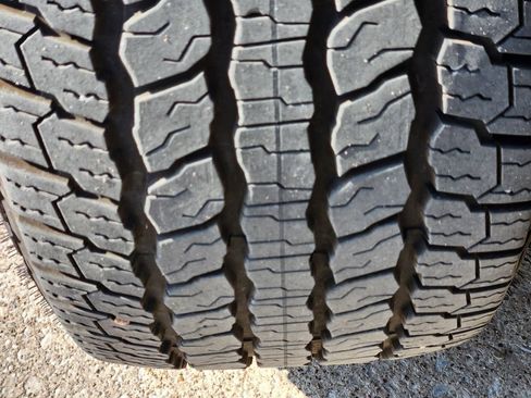 Used 2025 GMC Hummer EV 3X w/ LPO, Sport Package AWD/4WD image 11