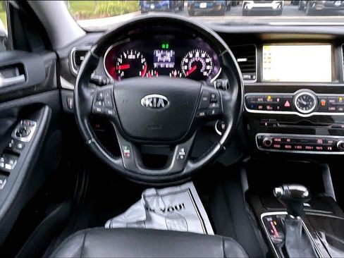 Used 2016 Kia Cadenza Premium FWD image 5