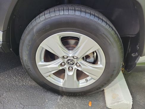 Used 2019 Toyota RAV4 XLE image 29