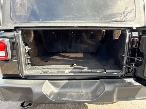 Used 2022 Jeep Wrangler Unlimited Willys image 29