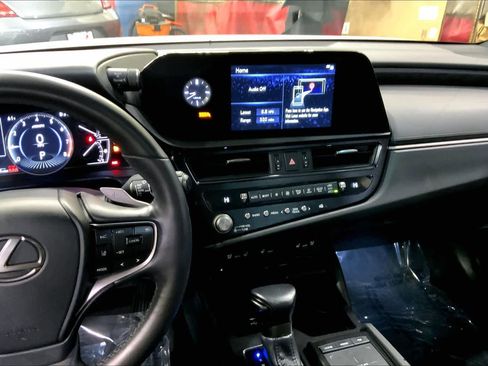 Certified 2022 Lexus ES 350 w/ Premium Package image 6