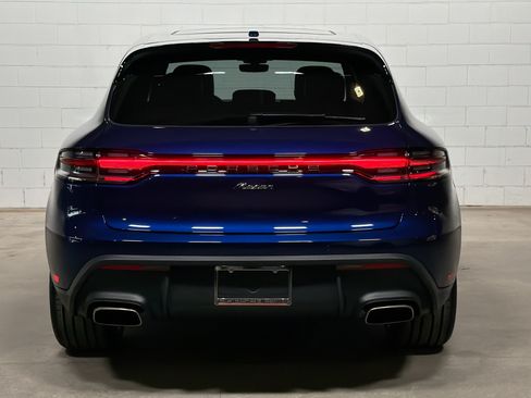 Certified 2026 Porsche Macan AWD/4WD image 8