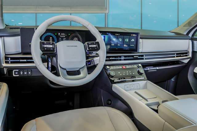 Certified 2026 Hyundai Santa Fe SE FWD image 11