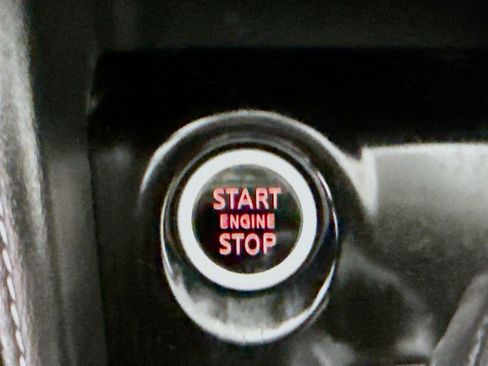 Used 2019 Nissan Kicks S image 21