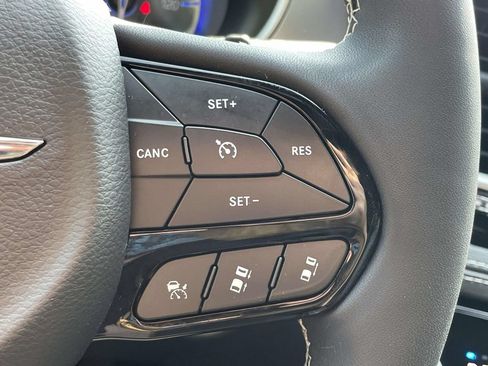 Used 2023 Chrysler Pacifica Touring-L w/ S Appearance Package FWD image 23