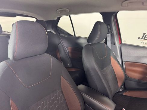 Used 2024 Nissan Kicks SR image 29