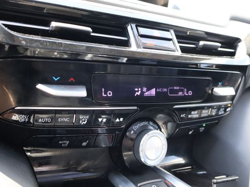 Used 2023 Acura MDX SH-AWD w/ Technology Package image 39