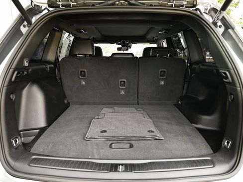 Used 2025 Jeep Grand Cherokee Limited w/ Luxury Tech Group II image 30