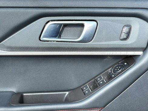 Used 2025 Ford Explorer ST-Line image 14