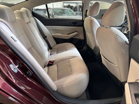 Used 2025 Nissan Altima 2.5 SV FWD image 40