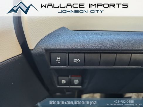 Used 2021 Toyota Sienna XLE image 21