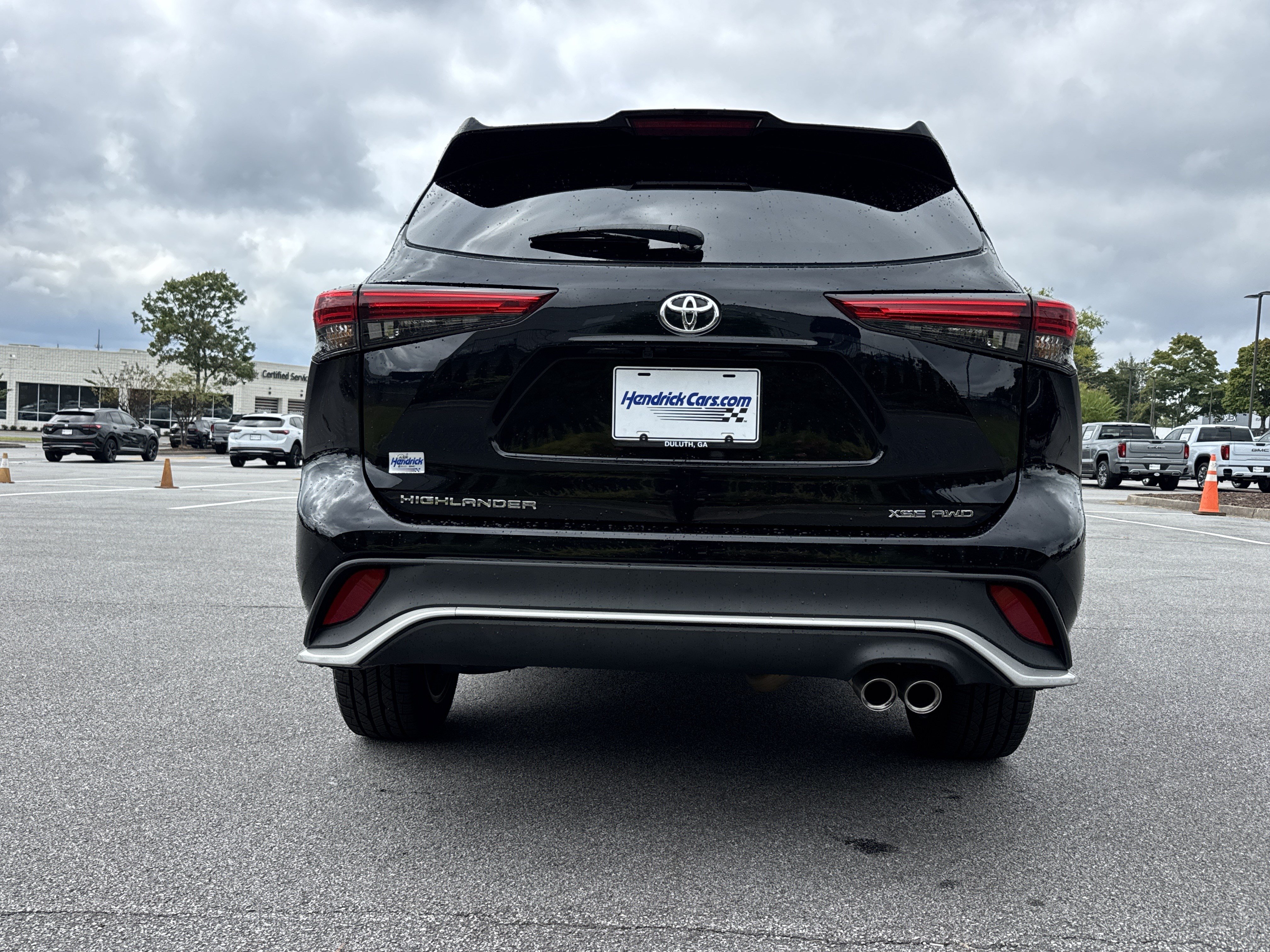 Used 2023 Toyota Highlander XSE AWD/4WD image 9