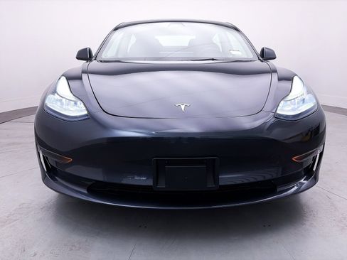 Used 2023 Tesla Model 3 Standard Range image 10