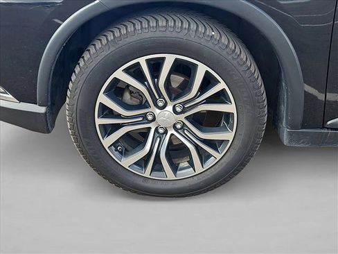 Used 2016 Mitsubishi Outlander GT image 24