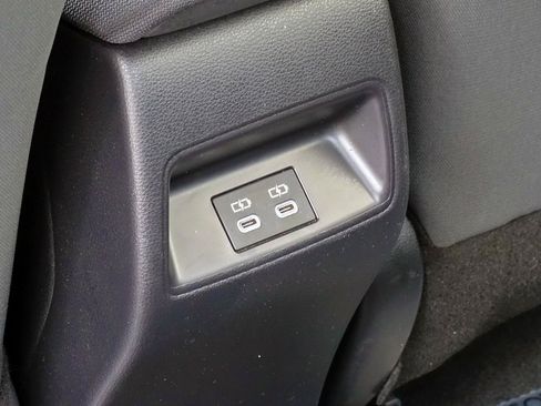 Used 2025 Toyota Corolla LE FWD image 18