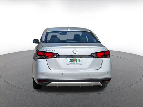 Used 2025 Nissan Versa SV image 12