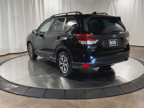 Used 2023 Subaru Forester Premium image 8