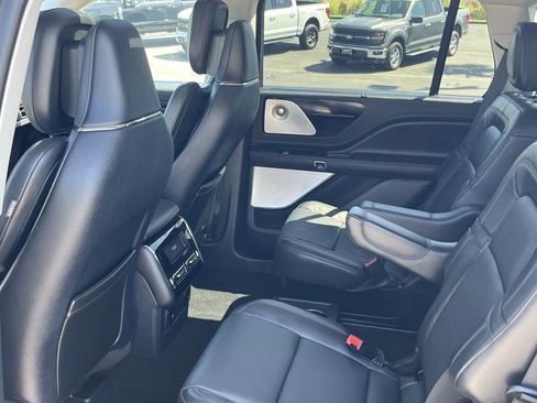 Used 2025 Lincoln Aviator Reserve w/ Luxury Package AWD/4WD image 10