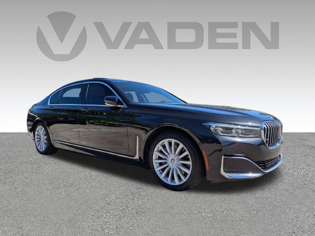 Used 2020 BMW 740i w/ Premium Package RWD image 3
