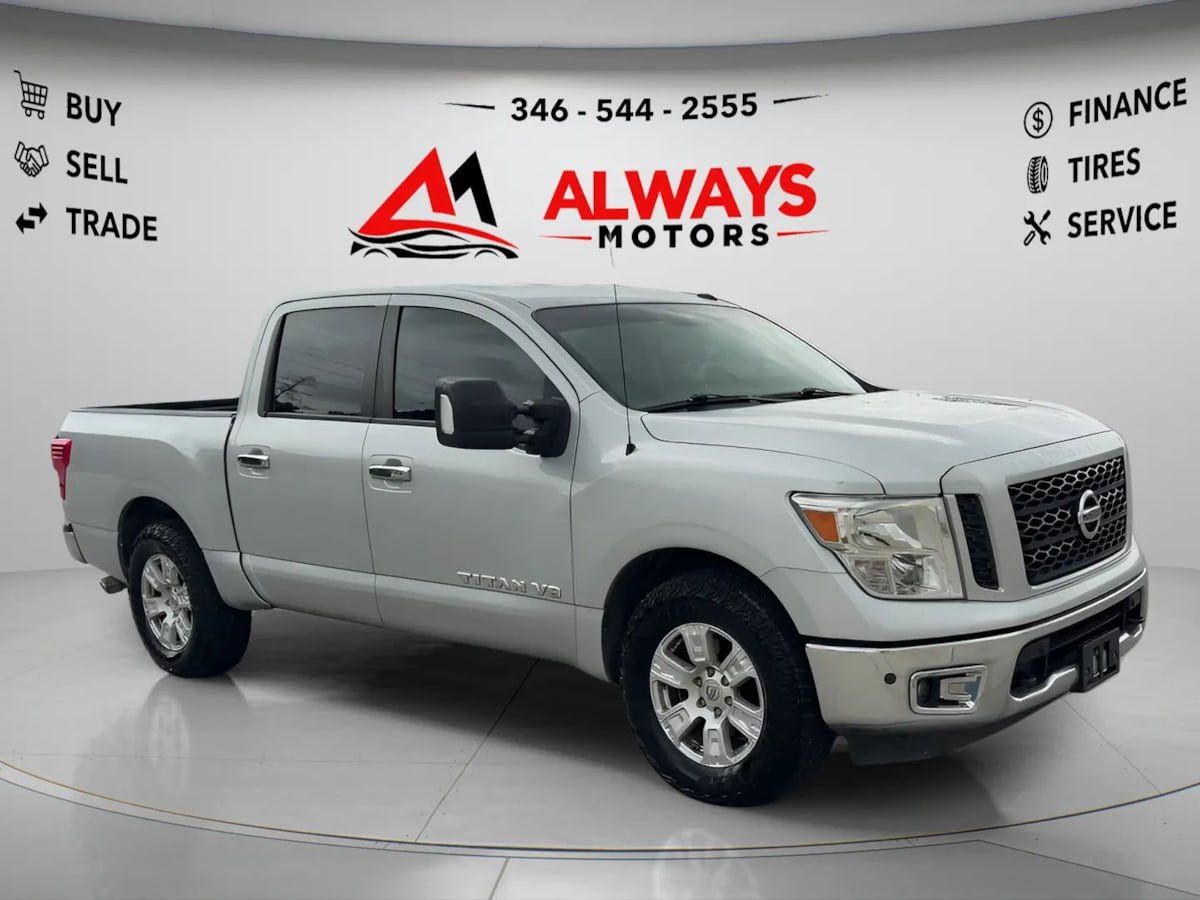Used 2019 Nissan Titan SV w/ SV Convenience Package RWD image 3