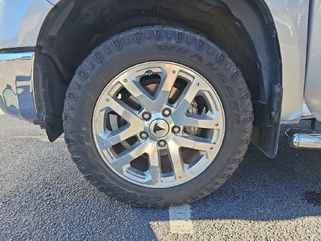 Used 2020 Toyota Tundra SR5 w/ SR5 Upgrade Package RWD image 33