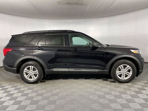 Used 2023 Ford Explorer XLT AWD/4WD image 14