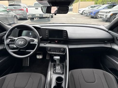 Certified 2025 Hyundai Elantra Sport image 12