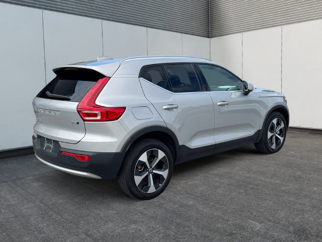 Used 2025 Volvo XC40 B5 Plus AWD/4WD image 5