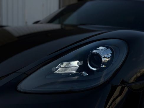 Used 2018 Porsche 718 Cayman S RWD image 21