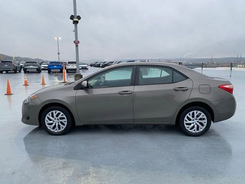 Used 2019 Toyota Corolla LE image 5
