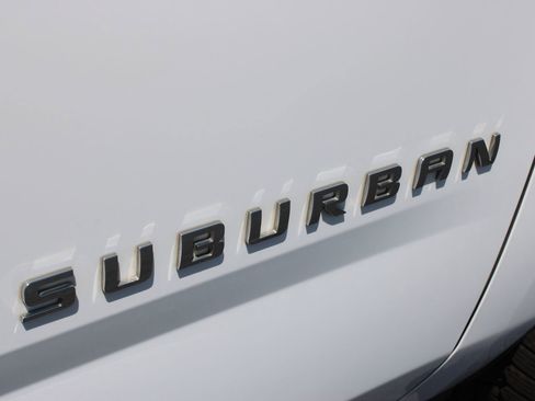 Used 2017 Chevrolet Suburban LT AWD/4WD image 30