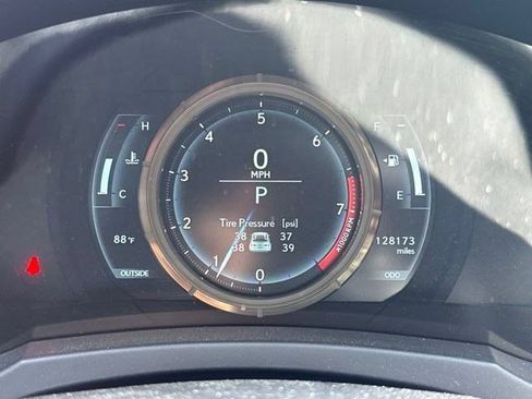 Used 2015 Lexus IS 250 w/ F-Sport Package RWD image 9