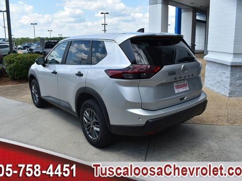 Used 2024 Nissan Rogue S FWD image 7