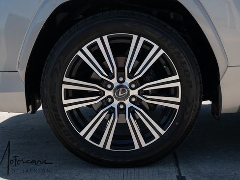 Used 2024 Lexus LX 600 4WD w/ Appearance Package image 38