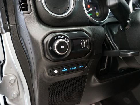 Used 2023 Jeep Wrangler Unlimited Sahara AWD/4WD image 26