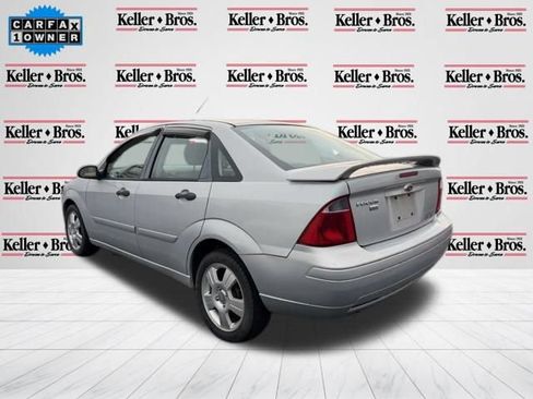 Used 2007 Ford Focus ZX4 Sedan FWD image 5