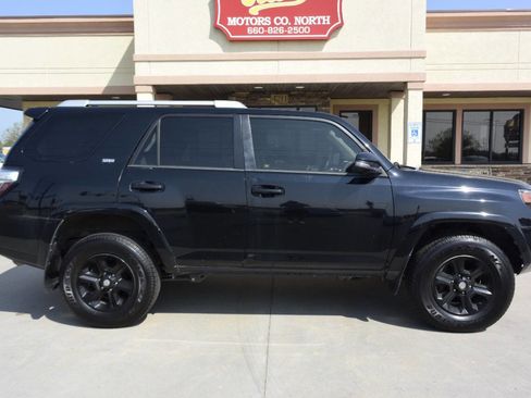 Used 2016 Toyota 4Runner SR5 Premium image 6