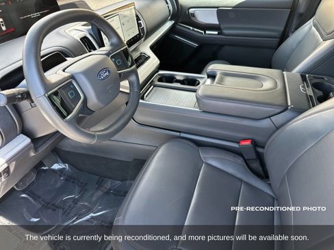 Used 2025 Ford Expedition Active AWD/4WD image 10