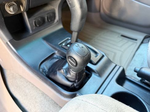 Used 2002 Toyota 4Runner SR5 AWD/4WD image 21
