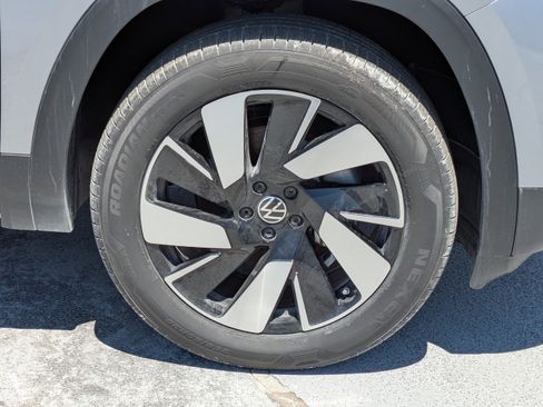 New 2026 Volkswagen Atlas Cross Sport SEL AWD/4WD image 11