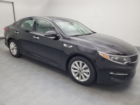 Used 2018 Kia Optima EX w/ Premium Package image 11