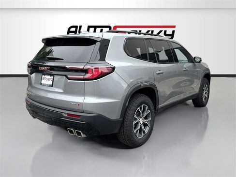 Used 2024 GMC Acadia AT4 w/ Luxury Package image 7