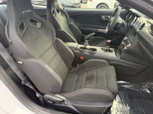 Used 2016 Ford Mustang Shelby GT350 w/ Track Package image 27