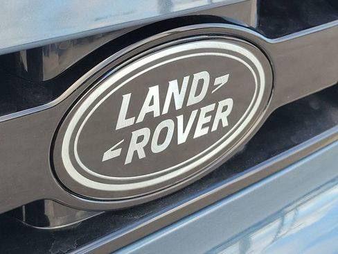 New 2026 Land Rover Defender 110 X-Dynamic SE image 10