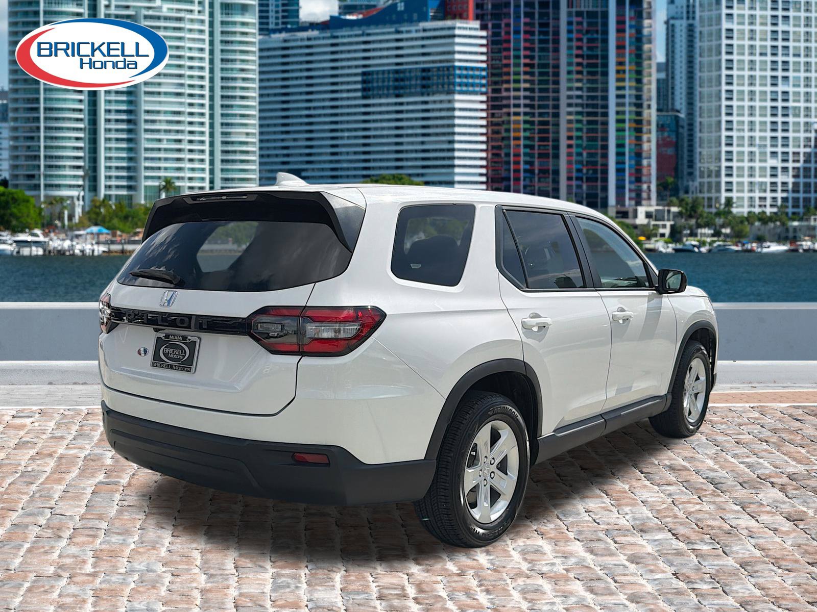 Used 2023 Honda Pilot LX image 3